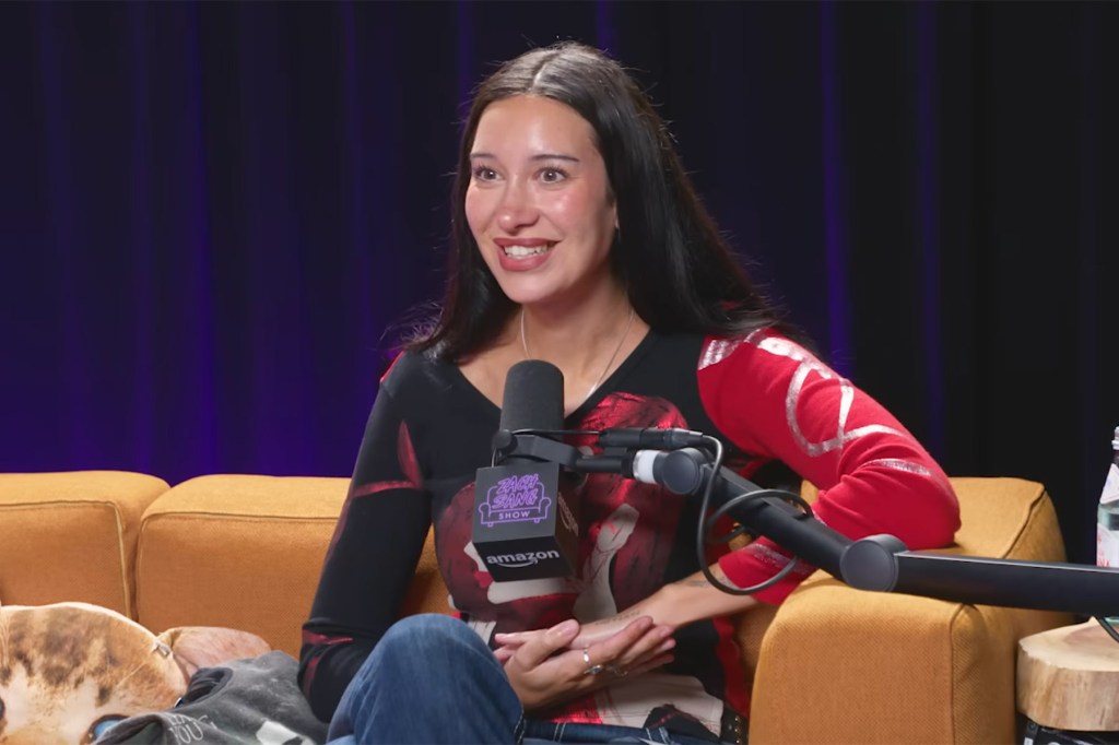 julia-wolf-reveals-drake-dm-that-led-to-‘dog-house’-collab:-‘he’s-a-super-open-minded guy’