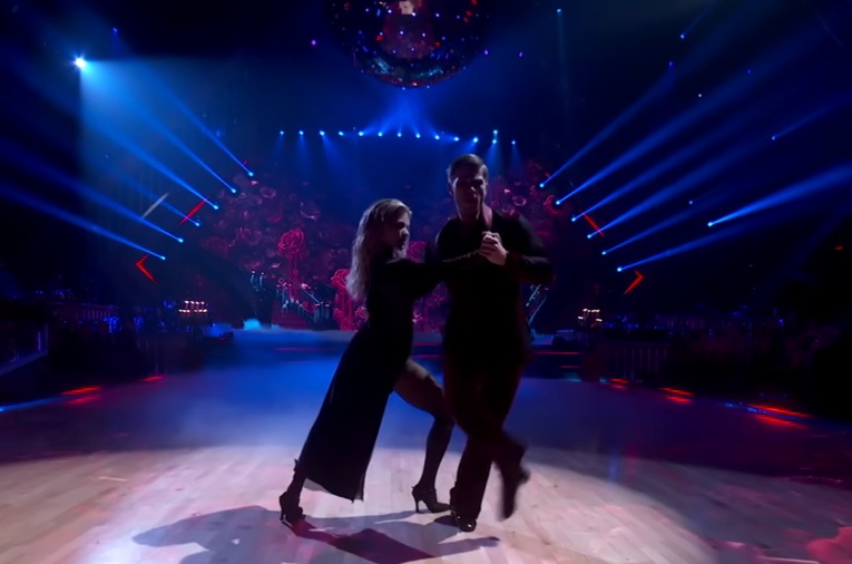 robert-irwin-completes-a-scary-good-tango-as-‘dwts’-celebrates-halloween: watch
