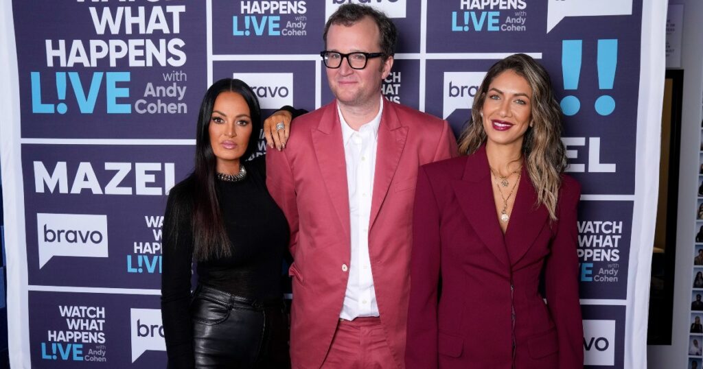 duck-or-swan:-vampire-weekend’s-chris-baio-makes-bravo-clubhouse-debut,-talks-real-housewives-with-andy-cohen-and-lisa-barlow