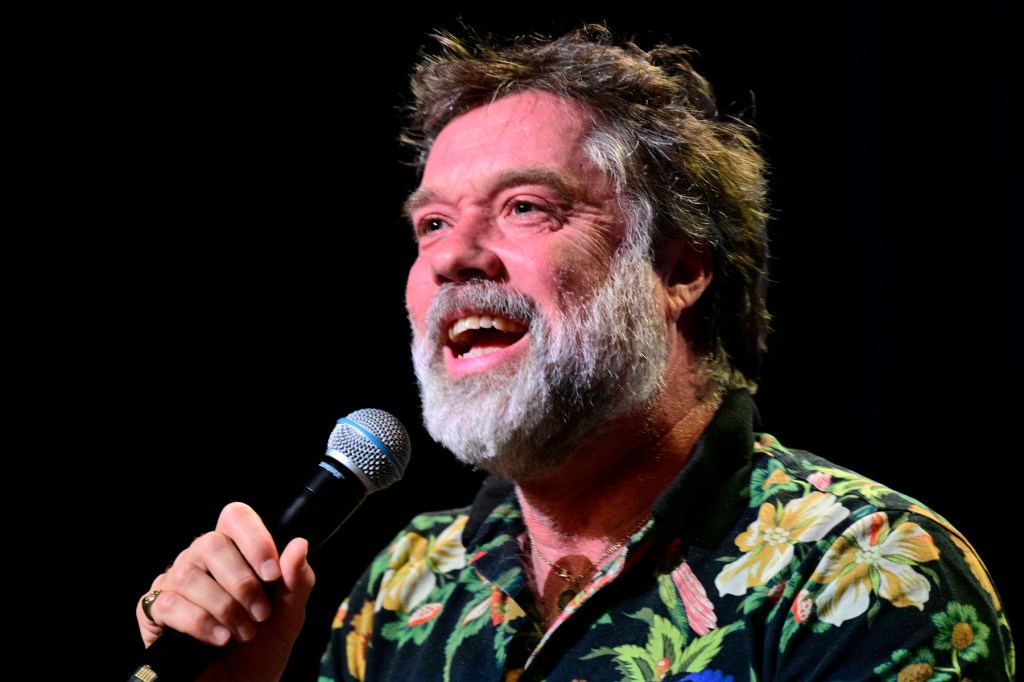 in-canada:-rufus-wainwright-makes-apparent-trump-jab-at-world-series performance