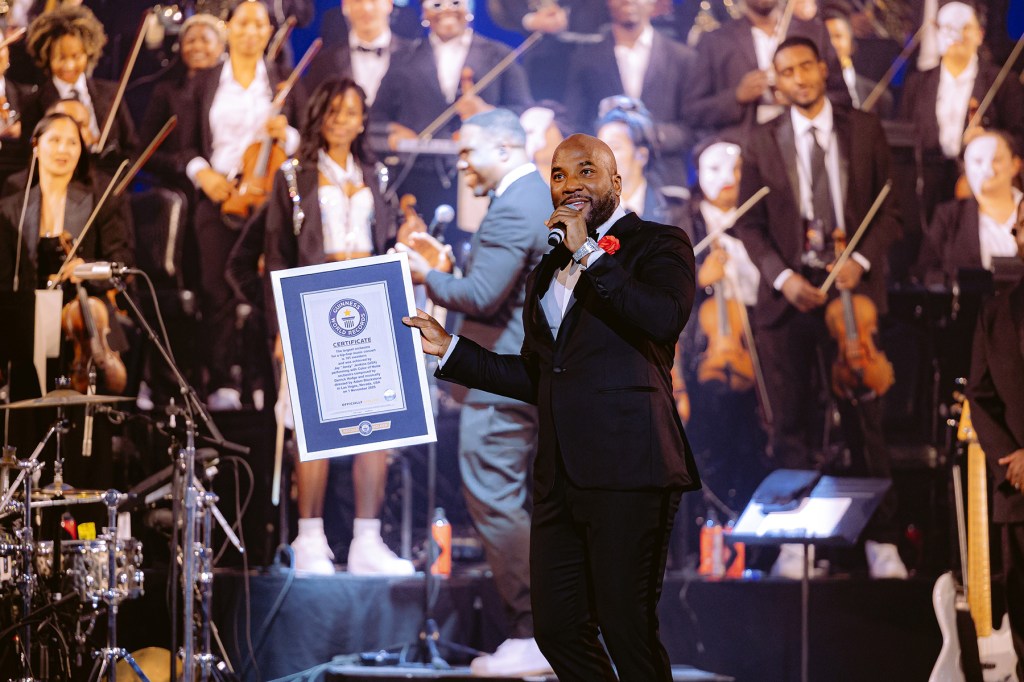 jeezy-sets-guinness-world-record-with-101-piece-orchestra-in-vegas:-‘this-one’s-for-the-books-…-literally’