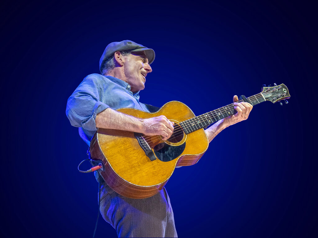 james-taylor-announces-his-first-uk-show-for-three-years