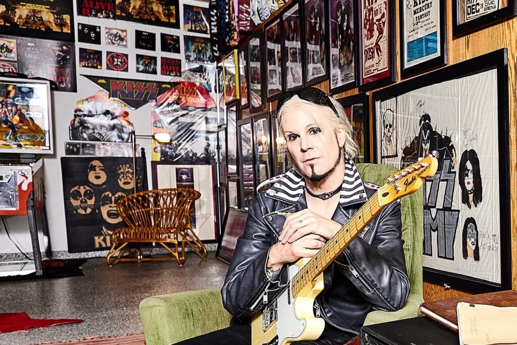 john-5-dives-into-new-album,-reflects-on-motley-crue-in-vegas