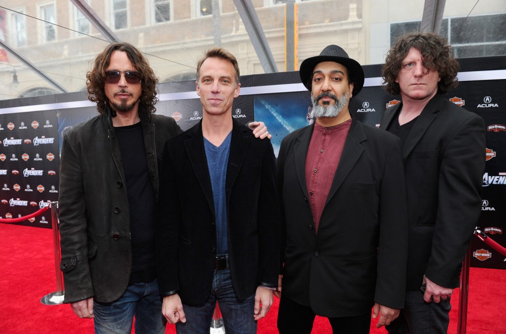 soundgarden-enter-the-rock-hall-with-induction-speech-from-jim carrey