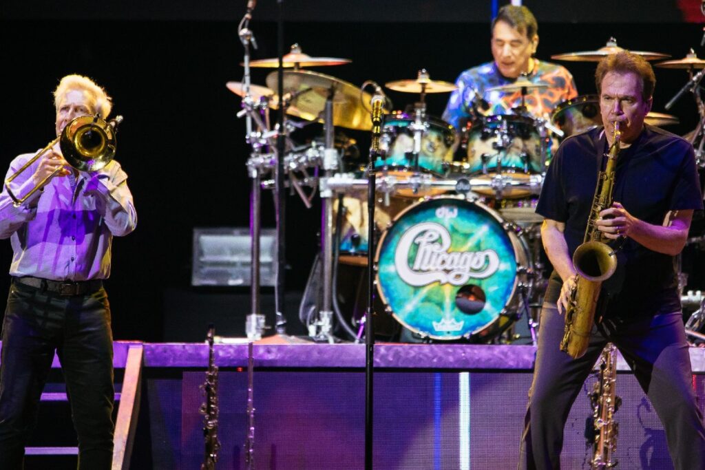 chicago-expands-2026-tour-with-new-dates