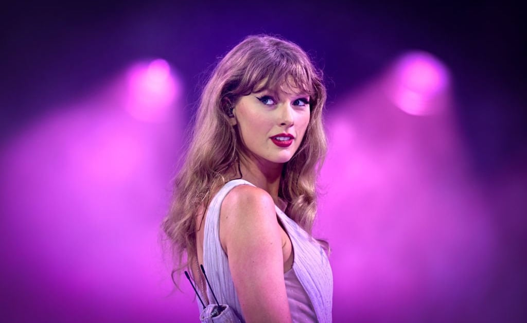taylor-swift-debuts-new-trailer-for-‘end-of-an-era’-docuseries