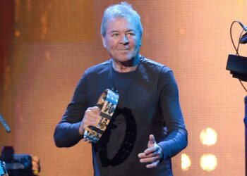 ian-gillan-considers-deep-purple-retirement-over-health-issue