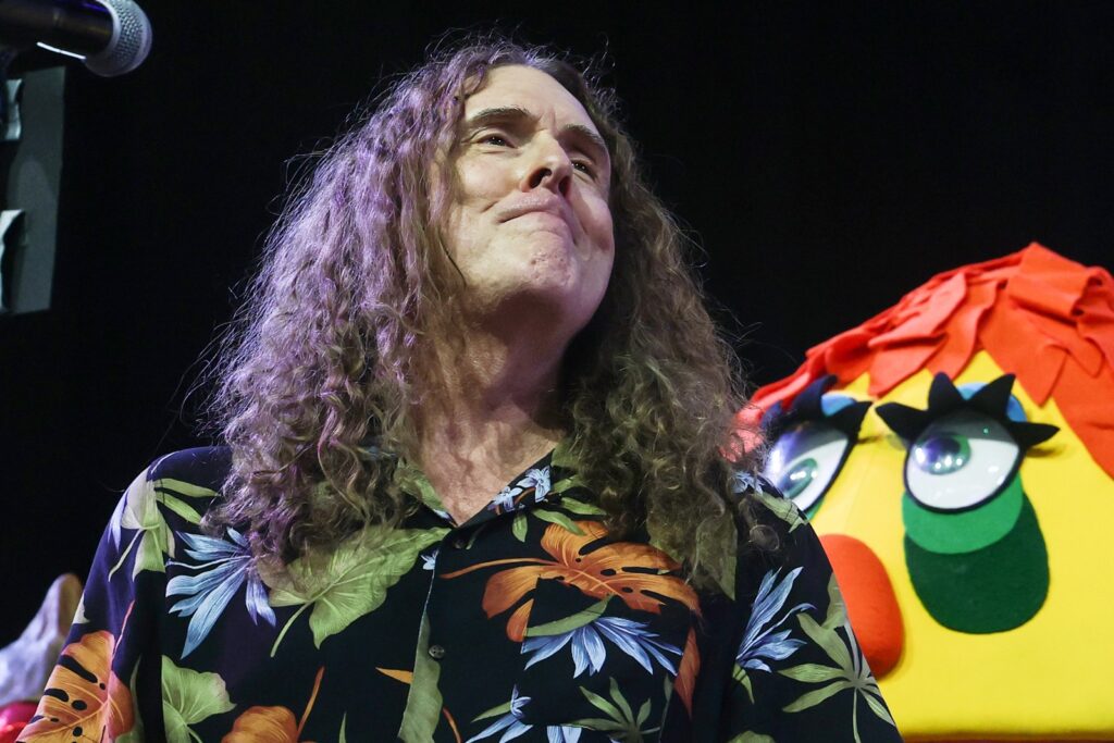 ‘weird-al’-yankovic-announces-90-new-tour-dates-for-2026