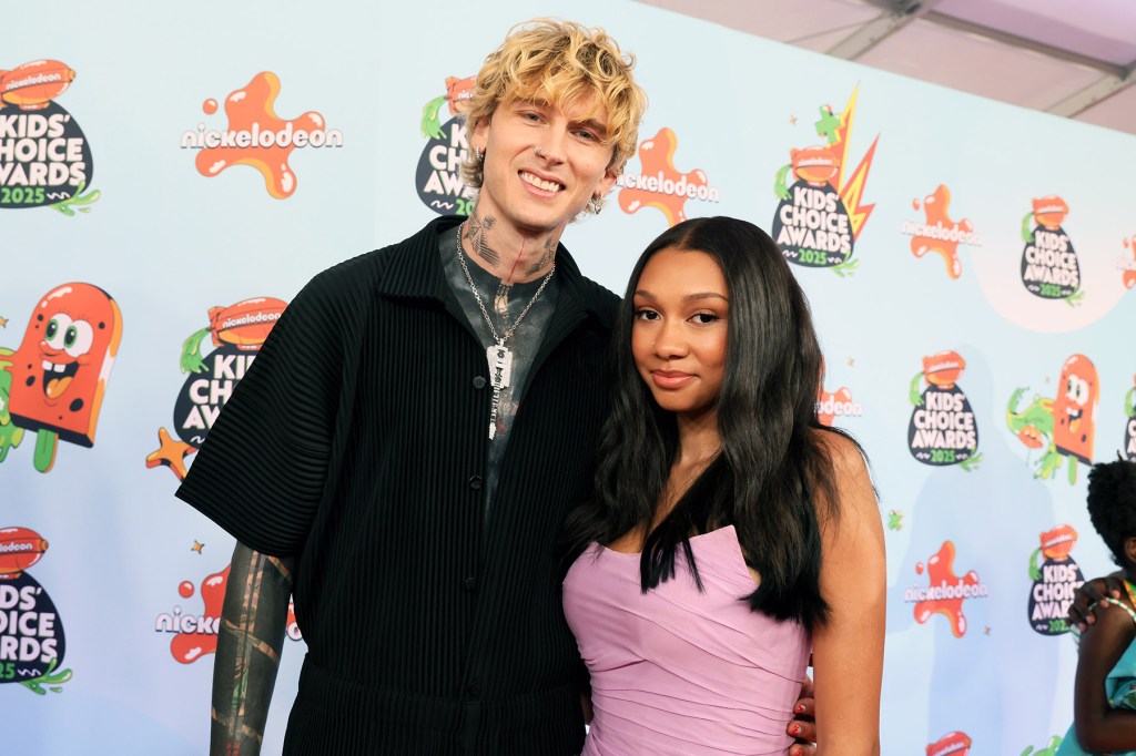 mgk-teamed-up-with-daughter-casie-for-baker-family-emo-jam-on-‘forget-me-too’-at-warped tour