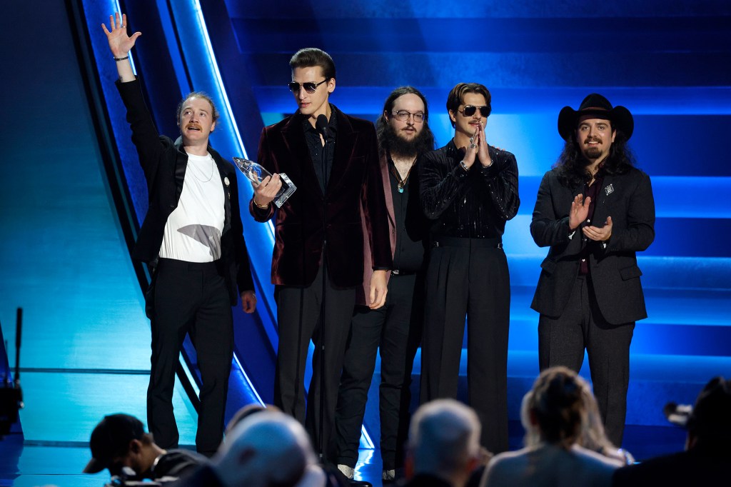 snubs-&-surprises-at-the-2025-cma awards