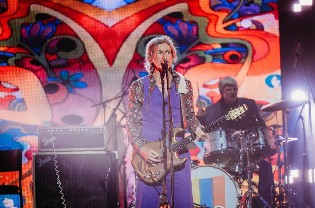 you-am-i-rocks-out-with-aria-hall-of-fame-performance: watch