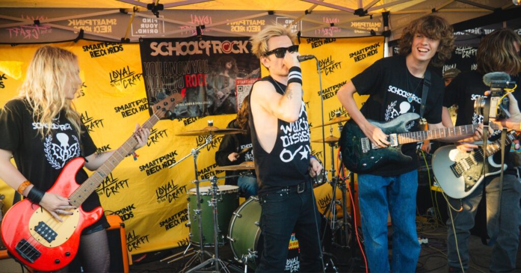 deryck-whibley-debuts-new-clothing-line-walking-disaster 