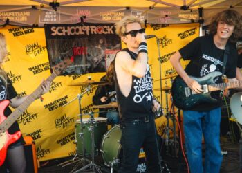 deryck-whibley-debuts-new-clothing-line-walking-disaster