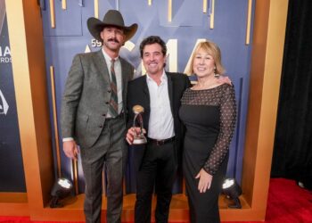 scott-borchetta-receives-2025-cma-irving-waugh-award-of-excellence:-’i-truly-did-not-see-this coming’