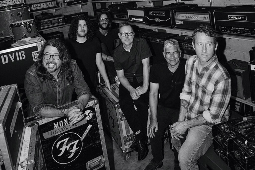foo-fighters-extend-rock-&-alternative-airplay-no.-1-record-with-‘asking-for-a friend’