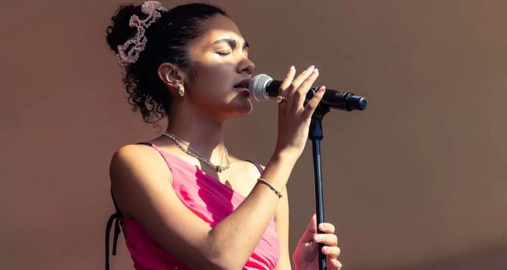 olivia-dean-calls-out-ticketmaster-for-‘providing-a-disgusting-service’-amid-‘vile’-secondary-markups-—-company-says-it-‘will-cap-resale-prices’