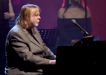 rick-wakeman-reveals-recent-brain-surgery