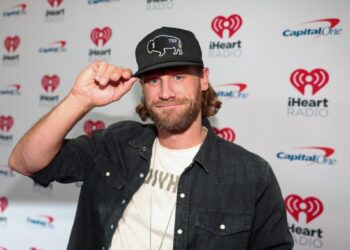 chase-rice-announces-hiatus-from-touring,-admitting:-‘i’m-exhausted’