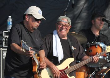 los-lobos-files-dual-lawsuits-against-sony-music-&-sony-pictures-over-alleged-non-payment-of-royalties-from-films