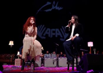 lucy-dacus-joined-by-chappell-roan-for-‘the-book-of-love’-cover-at-artists-for-aid-benefit show