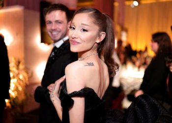 ariana-grande’s-signature-ponytail-returns-at-2026-golden globes