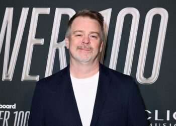 music-executives-&-other-behind-the-scenes-players-we-lost-in 2025