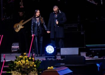 yeison-jimenez-remembered-by-paola-jara,-jessi-uribe-&-more-than-14,000-fans-at-movistar-arena-in bogota