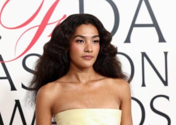 olivia-dean-outpoints-the-kid-laroi-for-australia’s-chart title