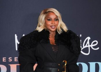 mary-j.-blige-talks-‘be-happy’-movie,-vegas-residency-&-bad-bunny’s-super-bowl-performance:-‘timing-is-everything’