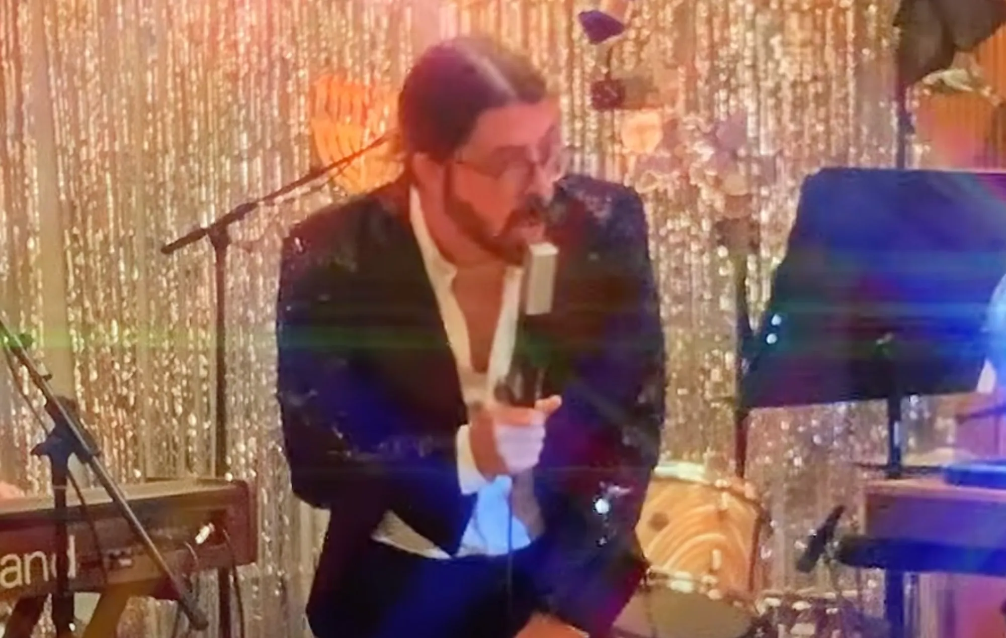 dave grohl hanukkah sessions barry manilow copacabana