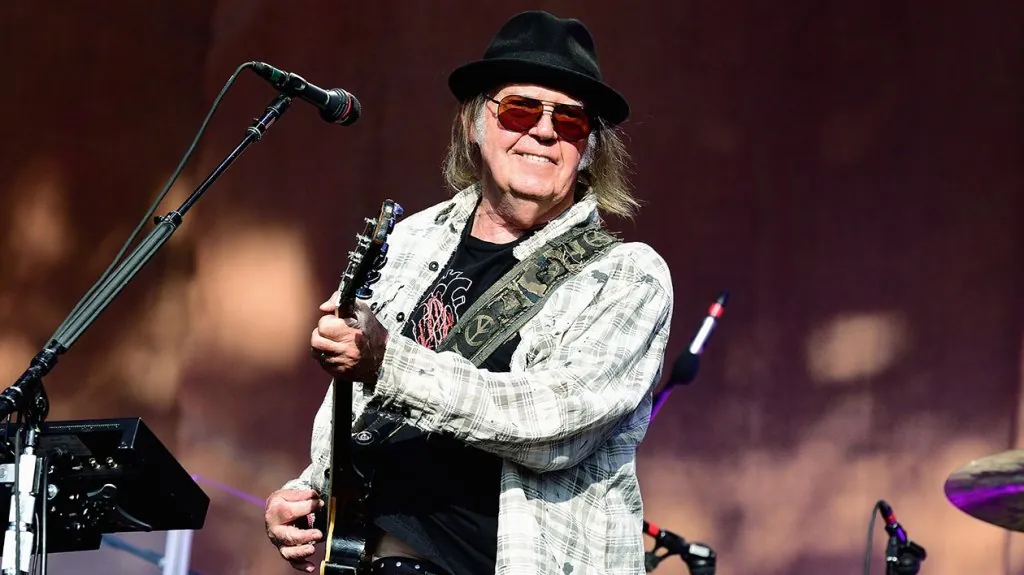 neil-young-announces-new-album-‘before-& after’