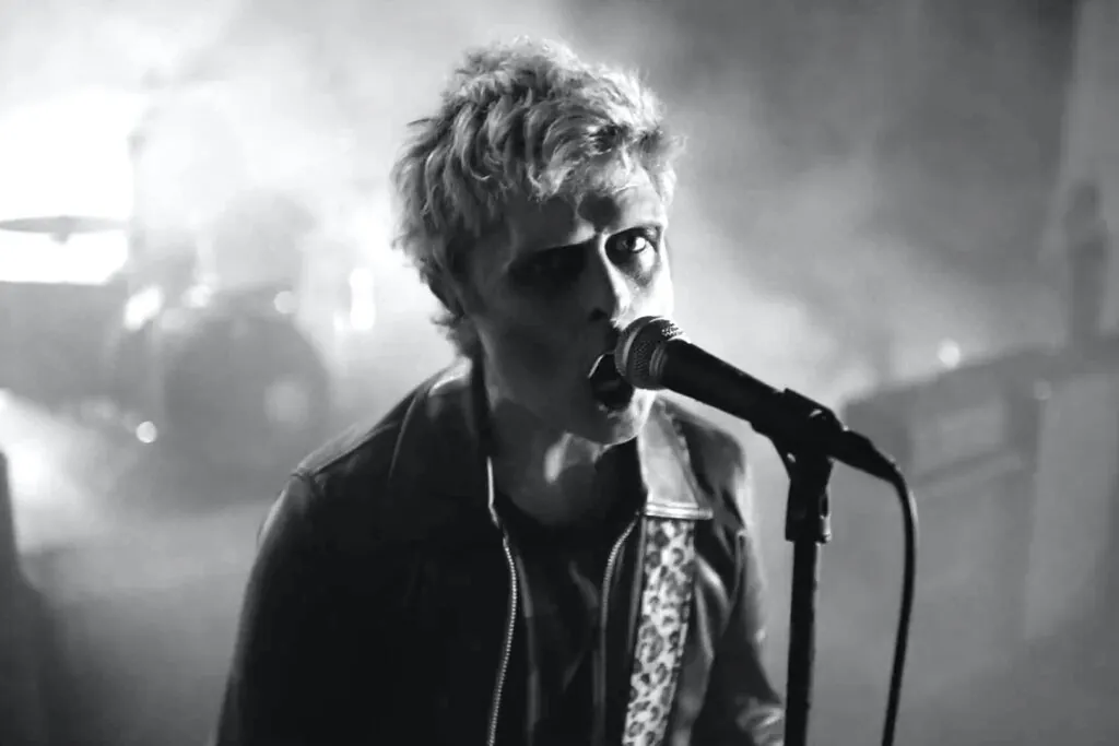 green-day-are-zombies-in-‘the-american-dream-is-killing-me’-video