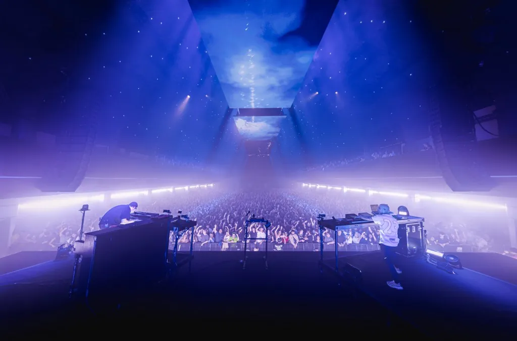 fred-again.-launches-historic-8-show-residency-at-the-shrine-in-los-angeles:-night-1 review