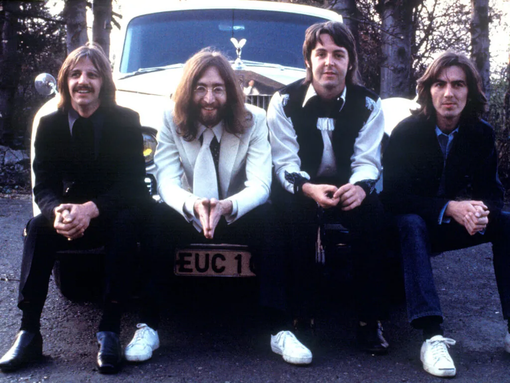 the-beatles’-announce-the-release-date-for-“now-and-then”-and-the-expanded-red-and-blue-albums