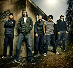 dead-icarus-(atreyu,-enterprise-earth)-premiere-new-single-“so-i-set-myself-on-fire”
