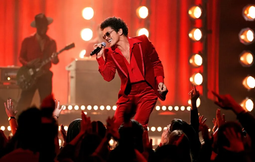bruno-mars-teams-up-with-fender-for-classic-inspired-signature-stratocaster