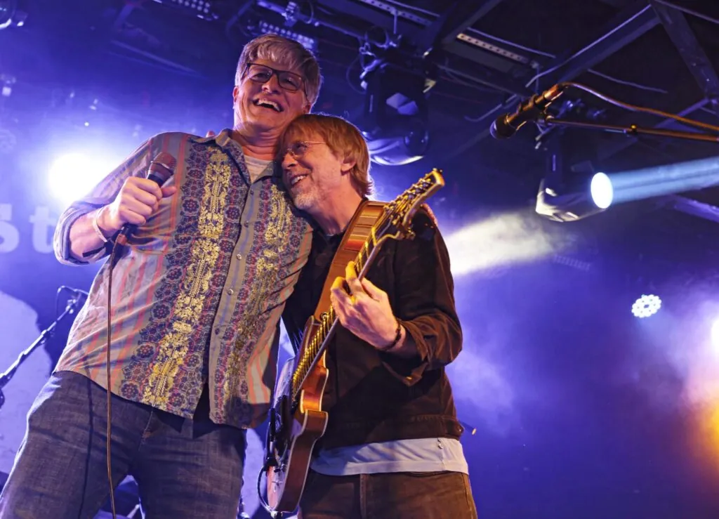 watch:-trey-anastasio-band-and-more-celebrate-lyricist-tom-marshall’s-60th-birthday-at-the-stone-pony