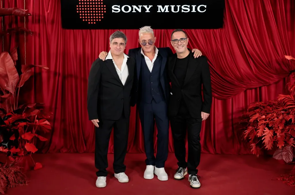 kany-garcia,-camilo,-evaluna-&-more-welcome-alejandro-sanz-to-his-new-label-via song