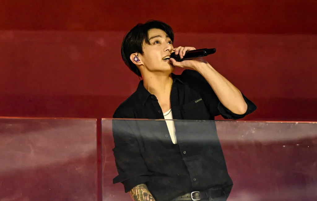 bts’-jungkook-reveals-he’ll-enlist-next-month,-shares-letter-to-fans