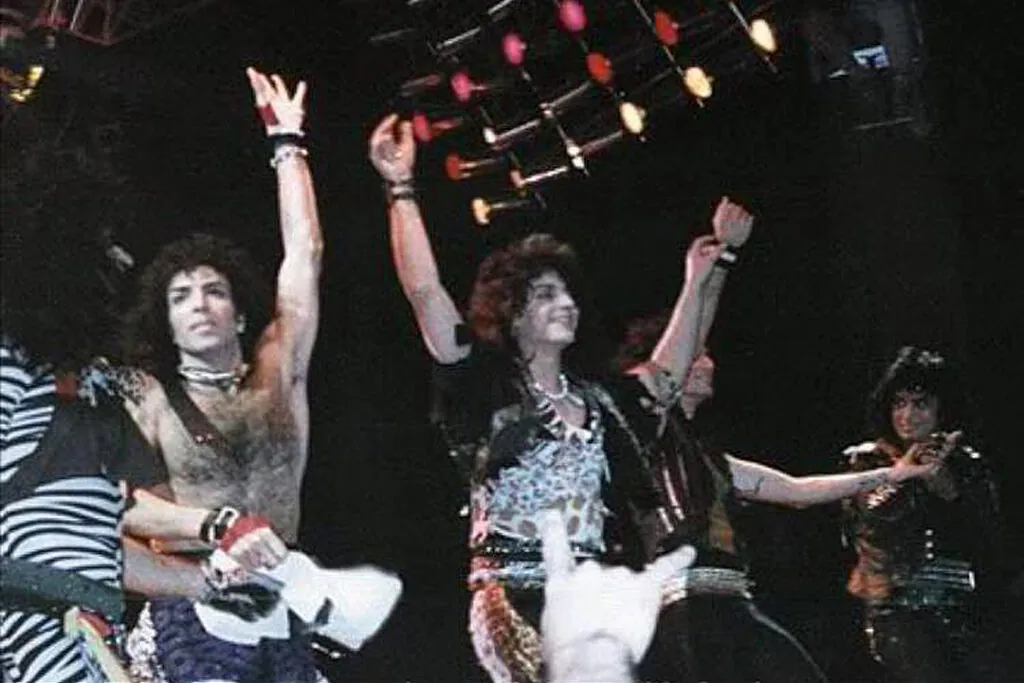 the-night-kiss-played-a-show-with-two-lead-guitarists