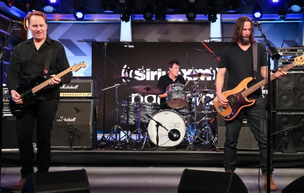 watch-keanu-reeves’-dogstar-perform-‘breach’-on-‘kimmel’