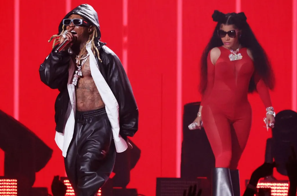 lil-wayne-replaces-nicki-minaj-on-chicago-jingle-ball-lineup-a-day-before-the show