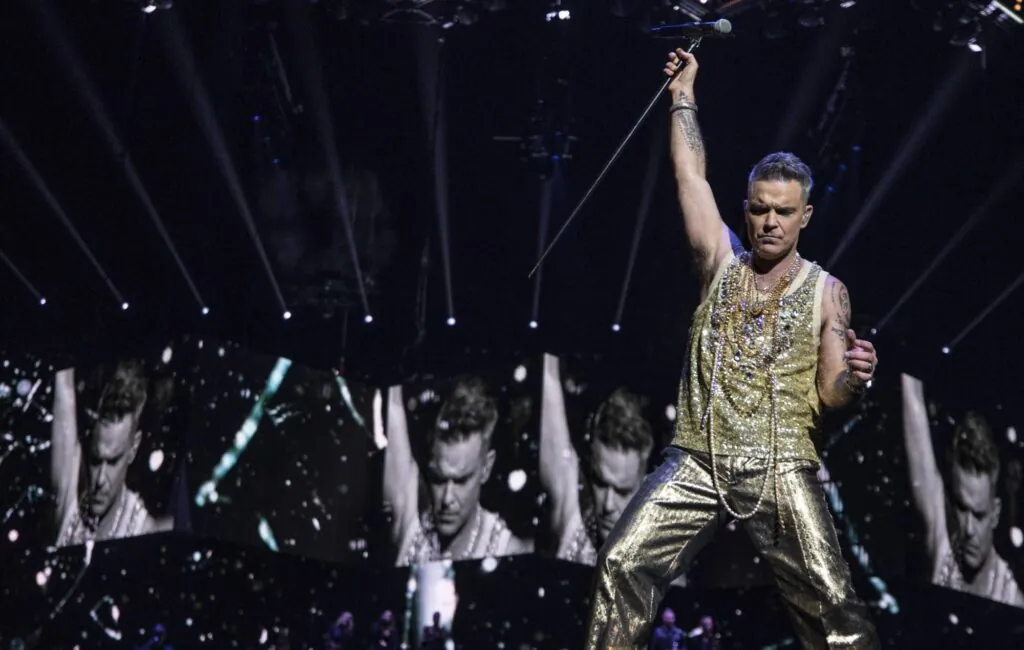 robbie-williams-to-headline-london’s-bst-hyde-park-2024 