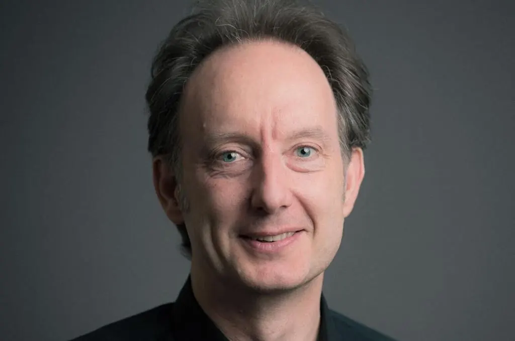 paul-hitchman-promoted-to-coo-at awal