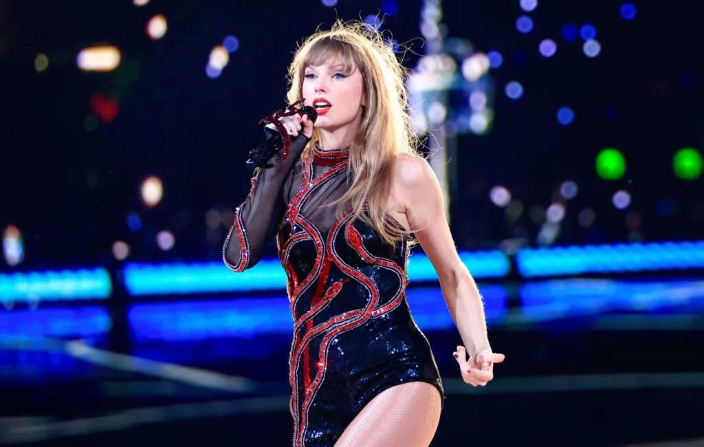 taylor-swift-says-kim-kardashian-feud-“took-me-down-psychologically-to-a-place-i’ve-never-been-before”