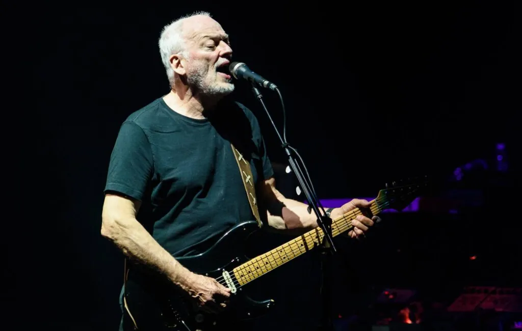 pink-floyd’s-david-gilmour-working-on-“new-album”-in-the-studio