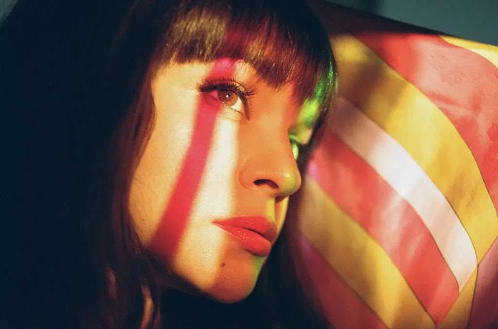 norah-jones-announces-‘visions’-album,-spring-2024-us. tour