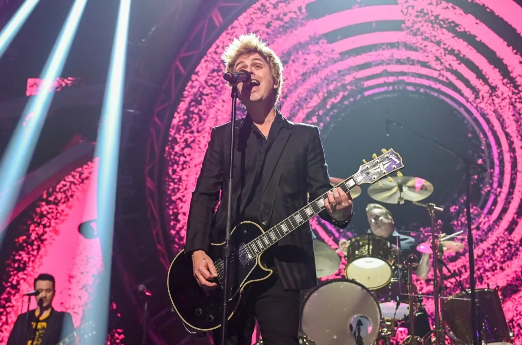 billie-joe-armstrong-calls-conservatives’-hysteria-around-trans-kids-‘f–king-close-minded’