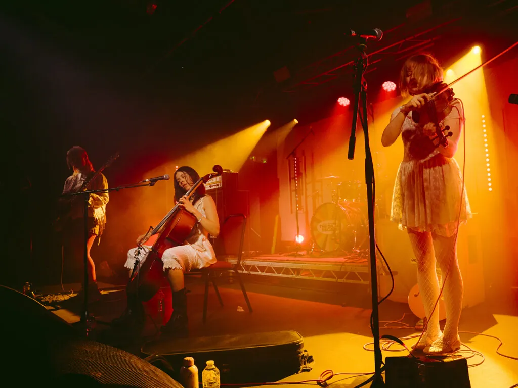 five-of-the-best-new-acts-we-saw-at-the-great-escape-2025