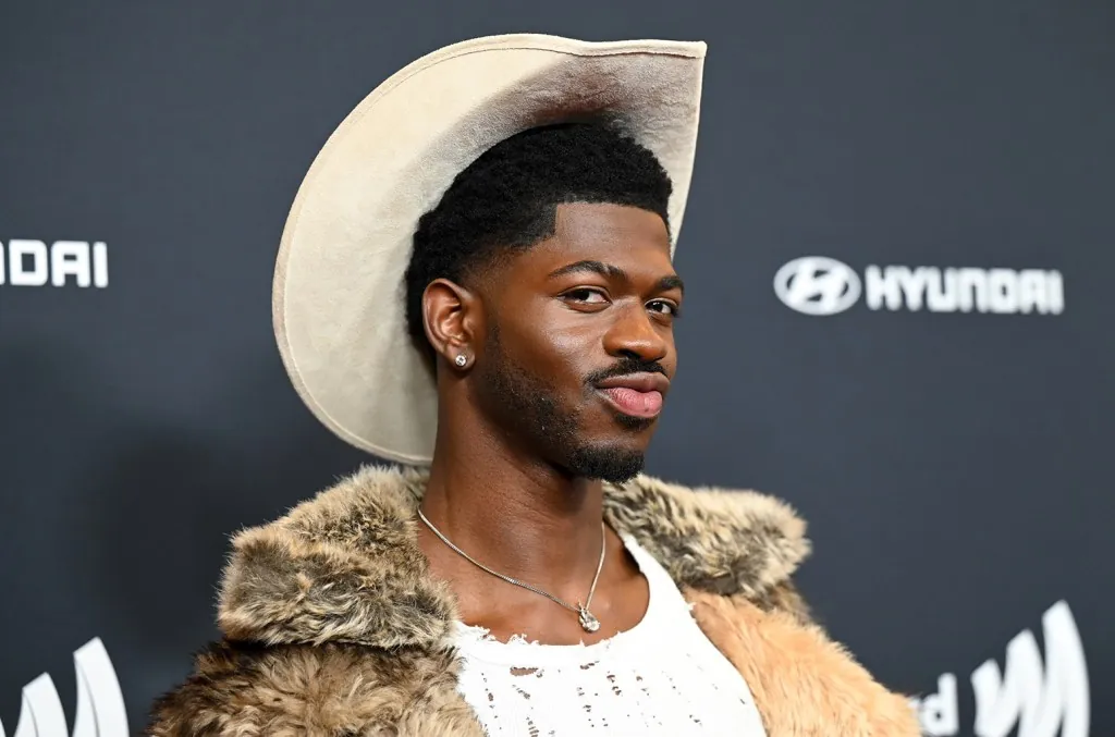 lil-nas-x-beats-copyright-lawsuit-claiming-he-stole-instagram-poses:-‘almost-nothing-in common’